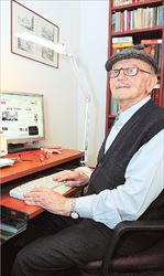 ▅ Ο 90χρονος Πανταζής Σταύρου διαβάζει στο Ίντερνετ τις ξένες  εφημερίδες, κατεβάζει βιβλία και μουσική, ανταλλάσσει μηνύματα και  φωτογραφίες με τους γιους του που ζουν στη Γαλλία  