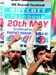 ¬ Μποϊκοτάζ! Πακιστανοίδιαδηλώνουν εναντίον του Facebook  