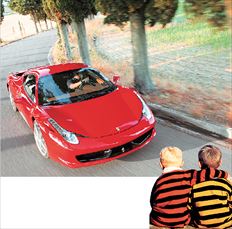 Ένας άνθρωπος που δεν έχει φίλους θα χρειαζόταν μια αύξηση ύψους 230.000 στερλινών  στο εισόδημά του για να είναι το ίδιο ευτυχής  με κάποιον που έχει μια καλή κοινωνική  ζωή. Μια Ferrari κοστίζει κάτι λιγότερο...  
