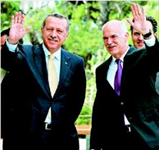 Μετά τη συνάντηση της Βουλιαγµένης για την  κλιµατική αλλαγή (φωτογραφία), Ταγίπ Ερντογάν και  Γιώργος Παπανδρέου θα βρεθούν πάλι την  Παρασκευή στο Ερζερούµ όπου ο έλληνας  Πρωθυπουργός θα µιλήσει στην ετήσια συνάντηση  των τούρκων πρεβευτών από ολόκληρο τον κόσµο,  µια ιδέα του Αχµέτ Νταβούτογλου που υλοποιείται  από το 2008  