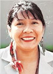 ▅ Ζοένια Μπατίστα. Υπερασπίζεται στο Ανώτατο Δικαστήριο της  Βραζιλίας τα δικαιώματα των Ινδιάνων  στη γη τους  